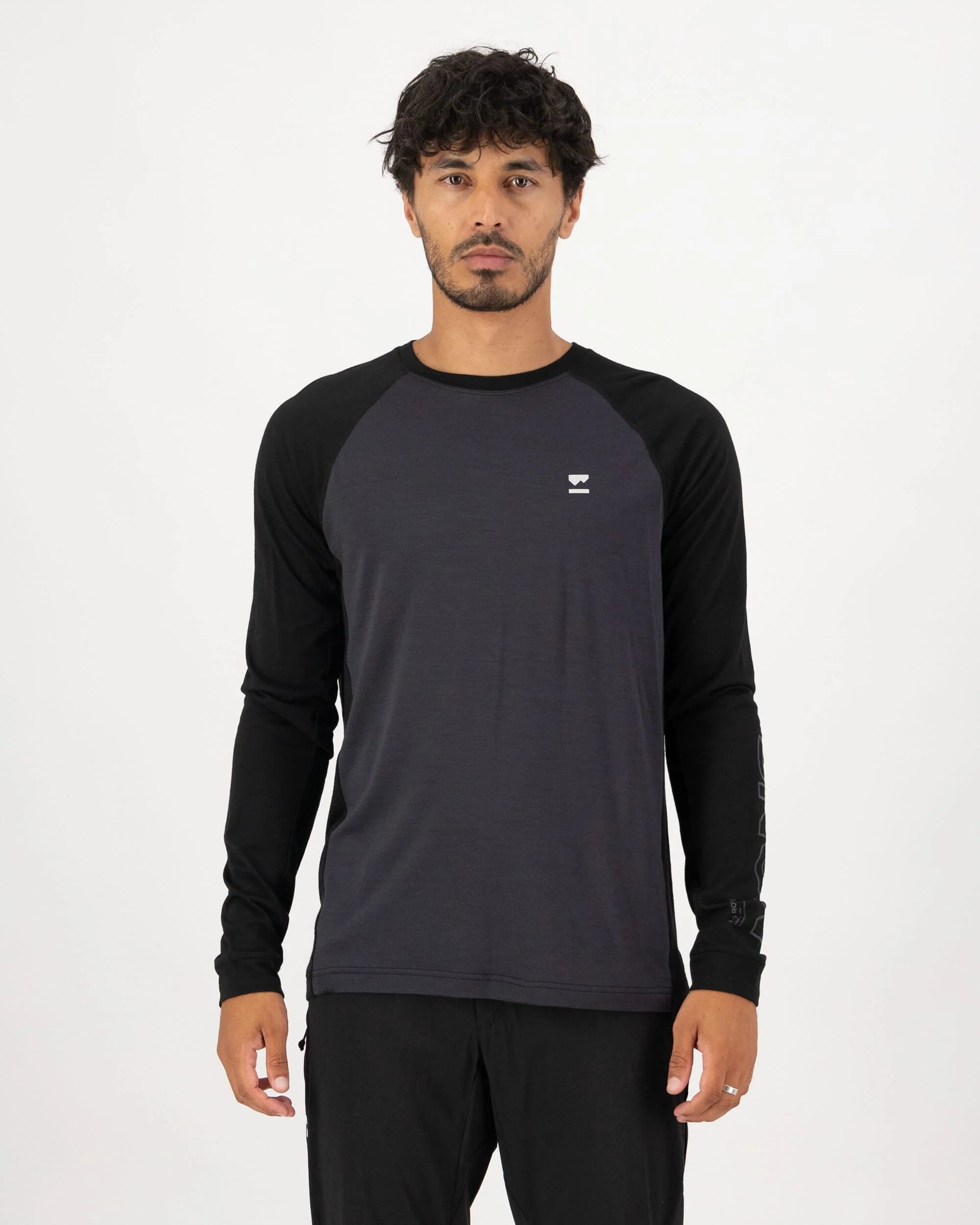 Tarn Merino Long Sleeve - 9 Iron / Black | Men's Long Sleeve Top